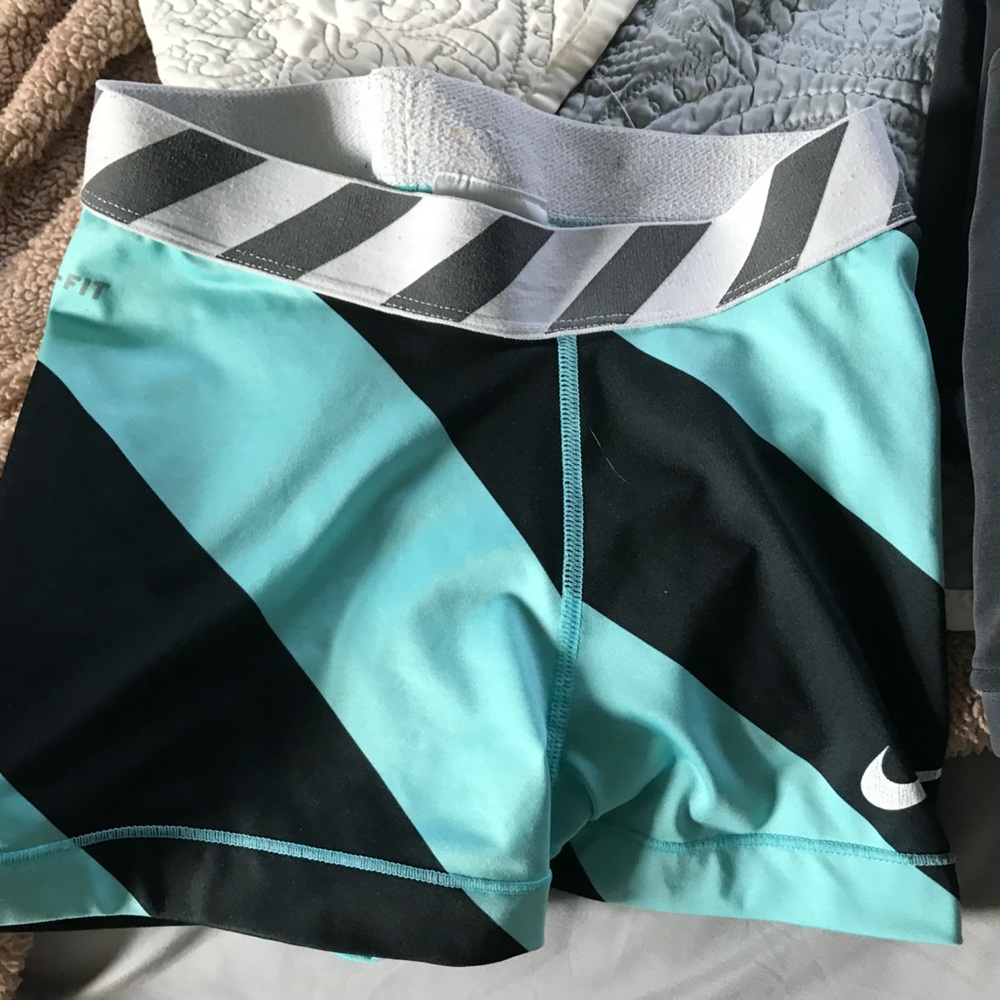 Nike pro women’s XS shorts
